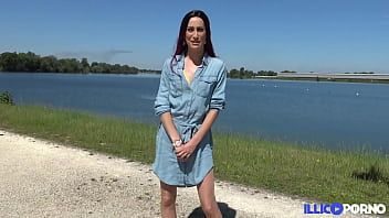 Play Naughty beauty Carlie wants anal first and foremost