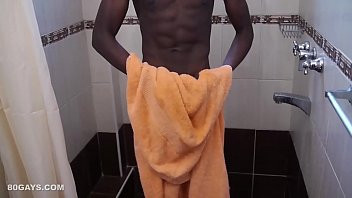 Play Ebony Twink Dubaku Jerks Off