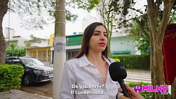 Play Fake perverted reporter catches a horny Brazilian model on the street.
