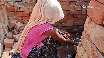 Play I was washing utensils, my husband got excited, took me to the room and fucked me, best Indian sex video Hindi