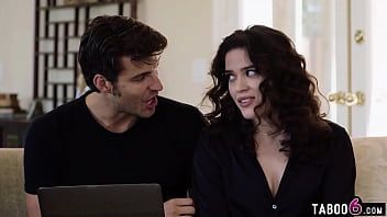 Play Computer technician finds porn on latina MILF Victoria Voxxx her pc