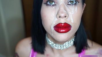 Play Bimbo Dick Sucking Gets Massive Facial