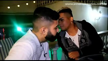 Play FODENDO O PRIMO FOFOQUEIRO