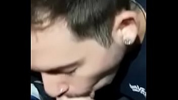 Play Banheirão, Kayo mamando macho gostoso