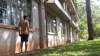 Play Two Guys Outside