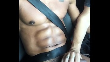 Play Fazendo meu pau de marcha enquanto dirige (Full vídeo > Onlyfans.com/lucasscudellari)