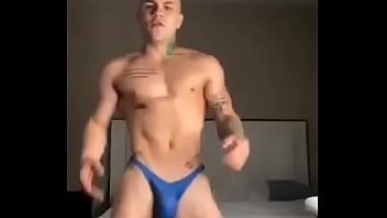 Play Chacal 1 en tanga.