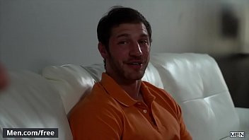 Play (Justin Matthews) Goes Down On (Brandon) Hard Cock Makes His Cum - Men.com