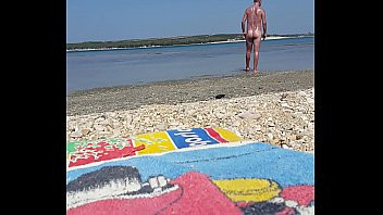 Play Twink FKK beach