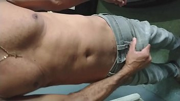 Play Dei o rabo pro coroa pirocudo da central e ganhei leite na boca