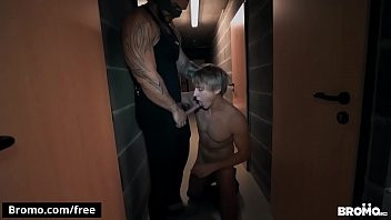 Play Tall Blond Dude Gets Robbed Fucked Hard Bareback Anal In The Basement - BROMO