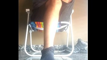 Play Colocando a bota pra iniciar o dia e o chule