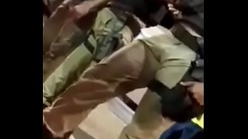 Play CurtoPezaoBH - A Mala do PM (Bulge Bulto Mala) Mais Videos Copie 