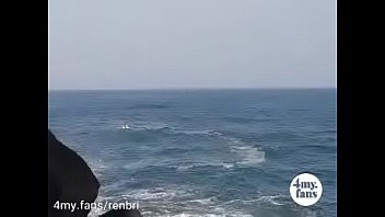 Play PRÉVIA DO VÍDEO - RENBRI CARIOCA COM GP AMIGO FAZENDO UMA SURUBADA NA PRAIA DO ABRICÓ RJ