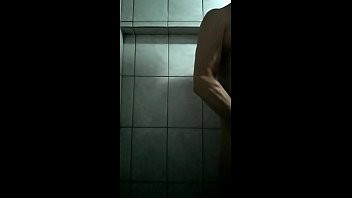 Play METENDO MINHA ROLA NO CU DO PASSIVO NO BANHEIRO